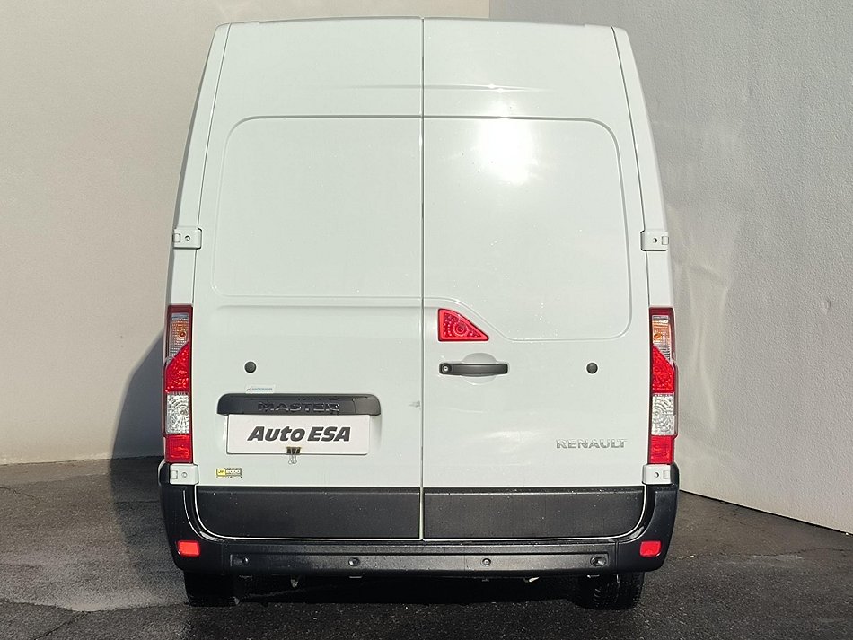 Renault Master 2.3dCi  L3H2 6míst