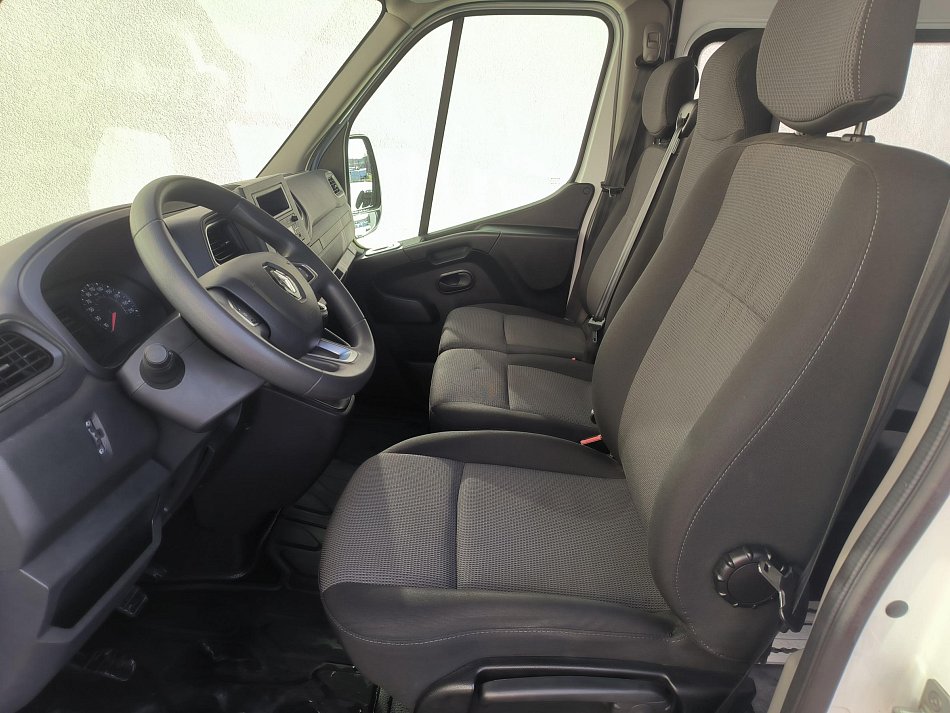 Renault Master 2.3dCi  L3H2 6míst