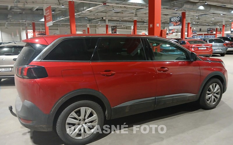 Peugeot 5008 1.2 PT 
