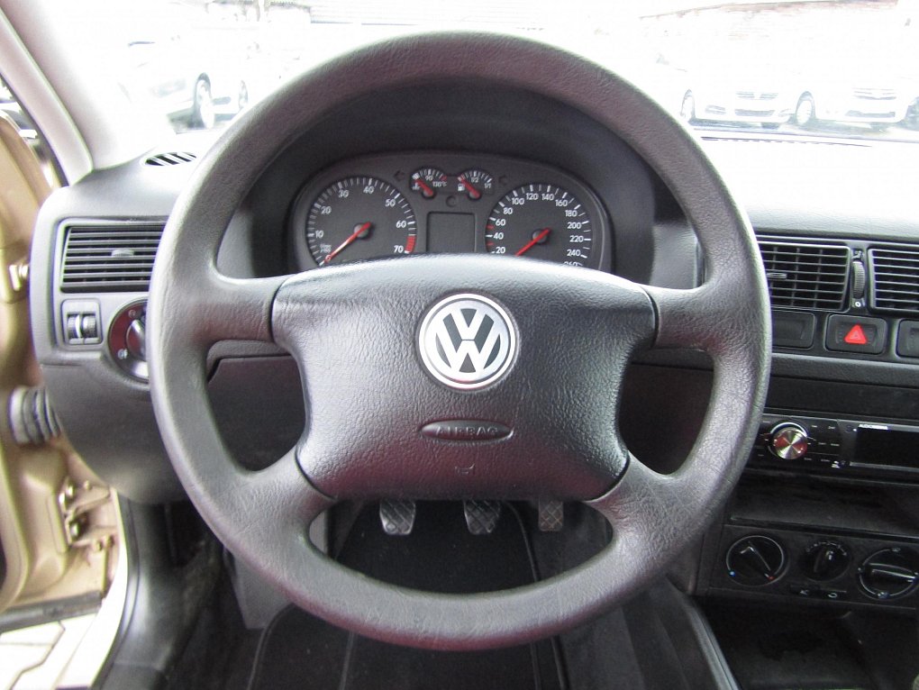 Volkswagen Golf 1.6 16V 