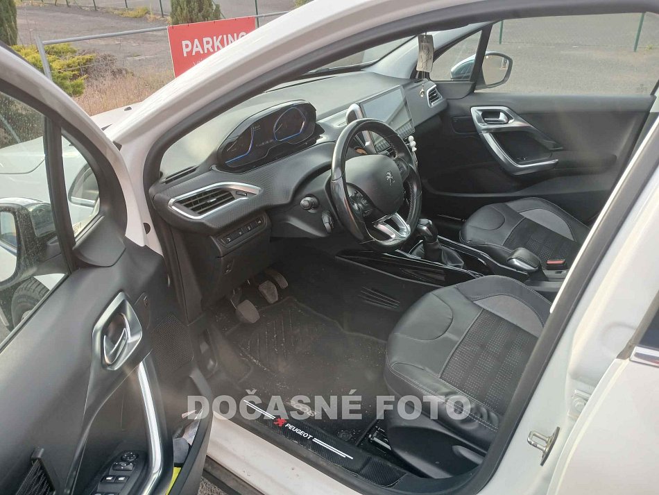 Peugeot 2008 1.2 pt 