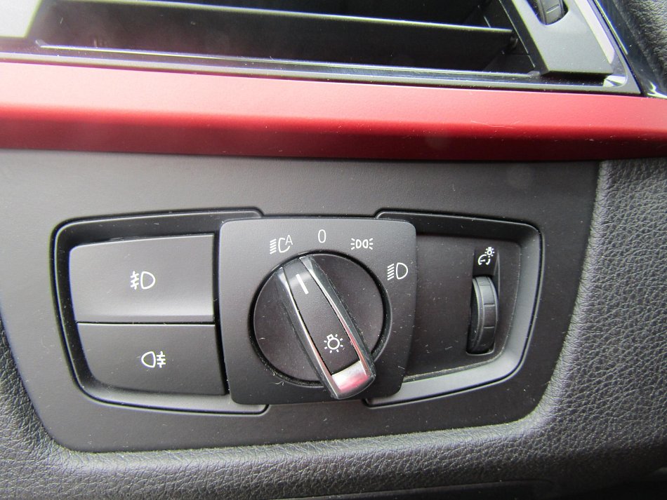 BMW Řada 3 2.0d Sport Line 320XD