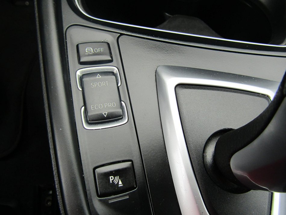 BMW Řada 3 2.0d Sport Line 320XD