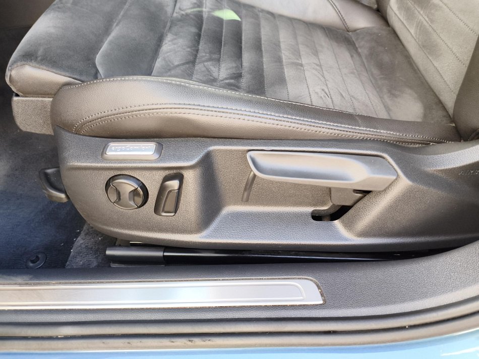 Volkswagen Passat 2.0 TDi Highline