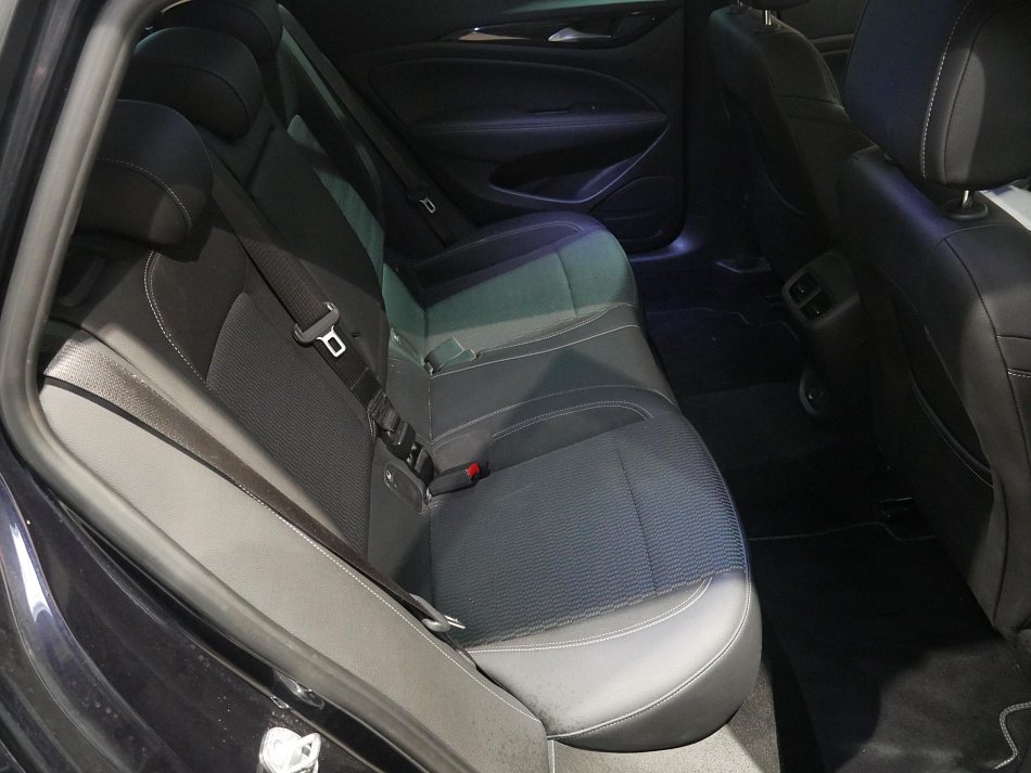 Opel Insignia 2.0CDTi 