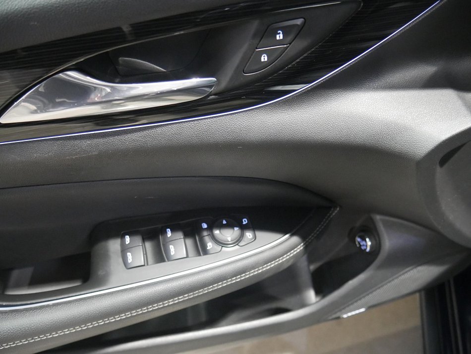 Opel Insignia 2.0CDTi 