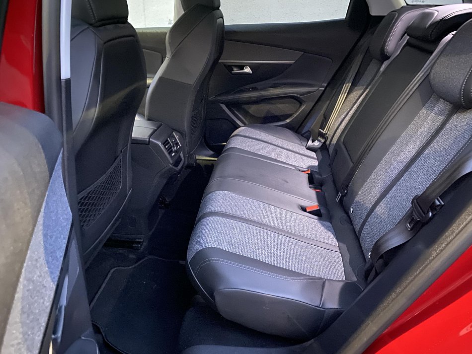 Peugeot 3008 1.2 PT Allure