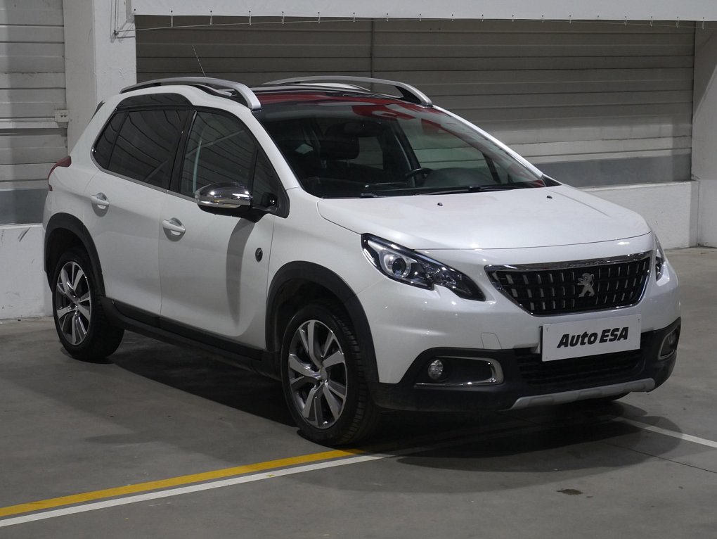 Peugeot 2008 1.2 PT Crossway
