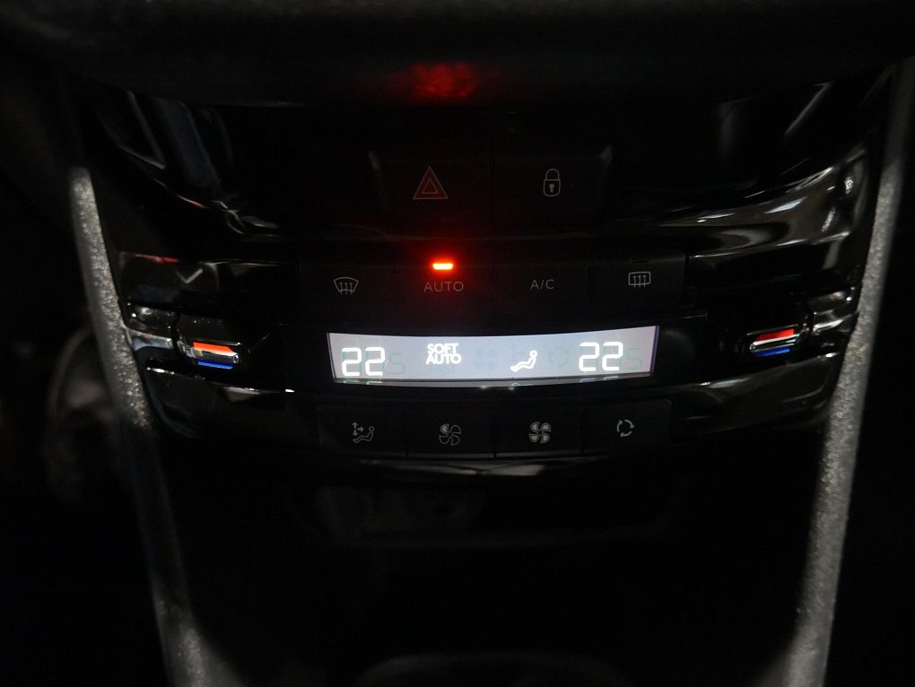 Peugeot 2008 1.2 PT Crossway