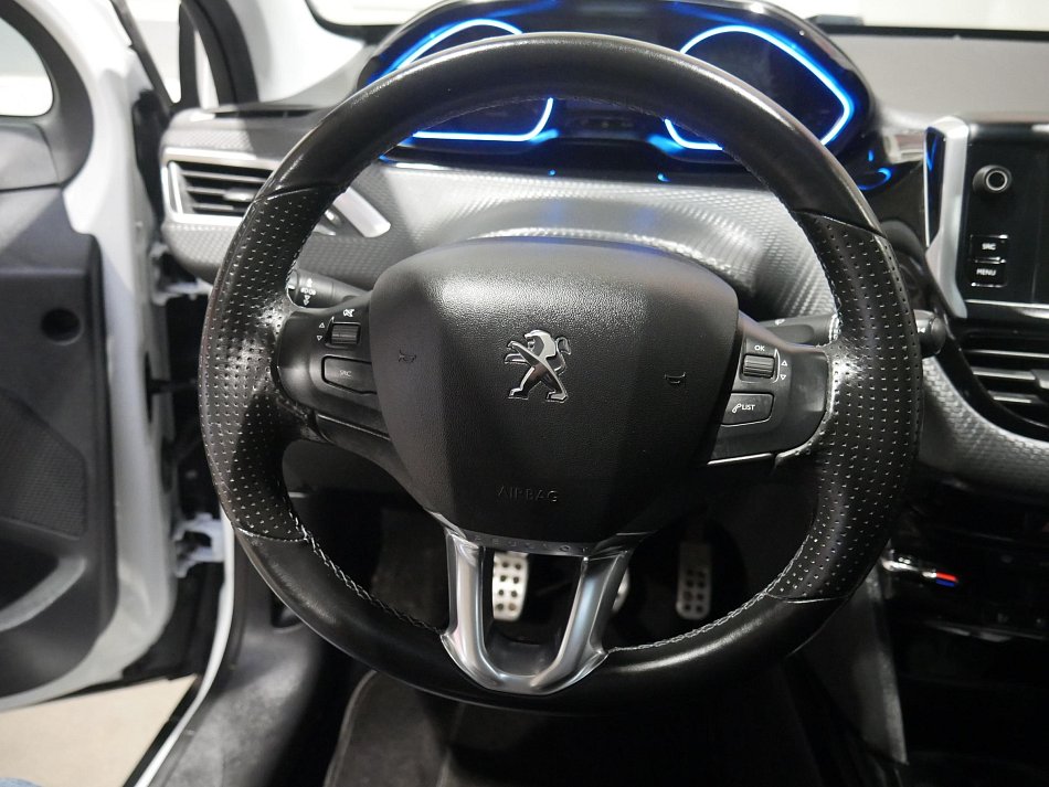 Peugeot 2008 1.2 PT Crossway