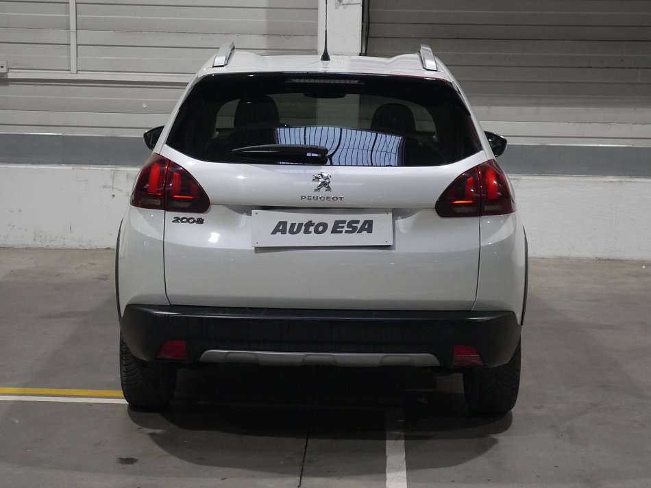 Peugeot 2008 1.2 PT Crossway