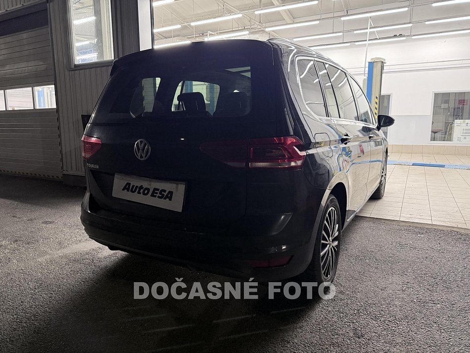 Volkswagen Touran 1.6 TDI  7 míst