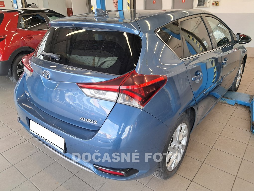 Toyota Auris 1.2 i 
