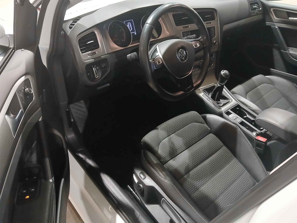 Volkswagen Golf 1.2 