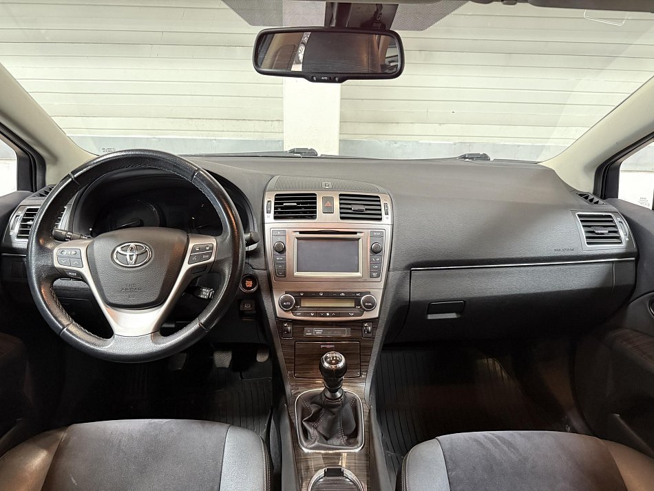 Toyota Avensis 2.0i 