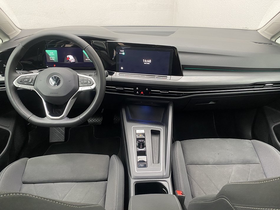 Volkswagen Golf 1.5 e-TSi Style