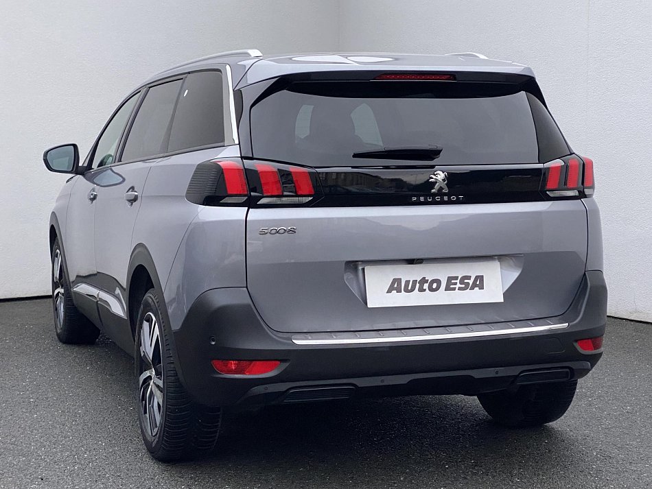 Peugeot 5008 1.2PT Allure