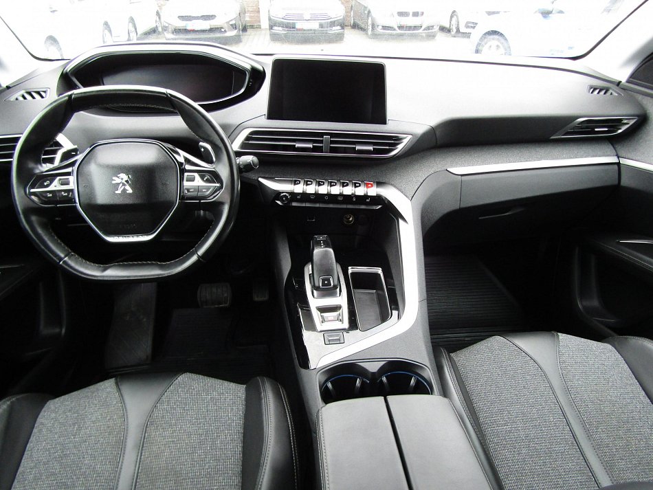 Peugeot 3008 1.2PT Allure