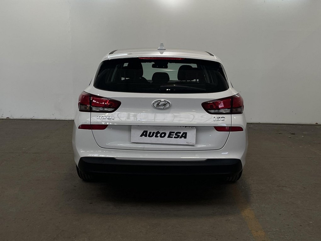 Hyundai I30 1.5 DPi Smart
