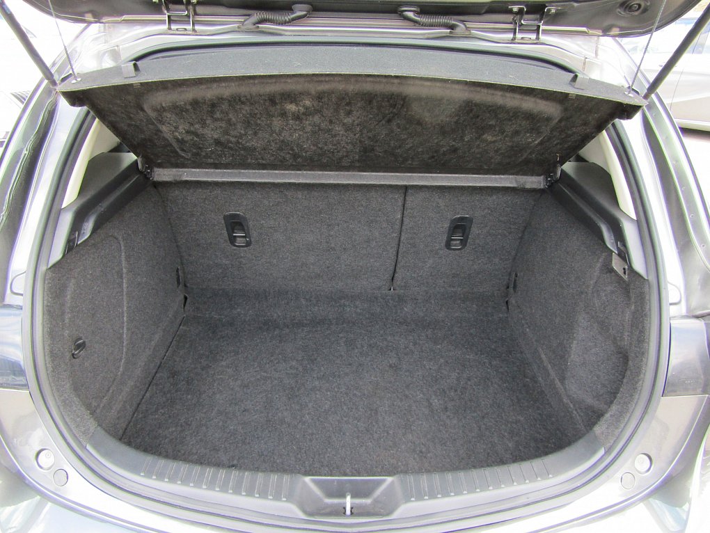 Mazda 3 1.6 i 