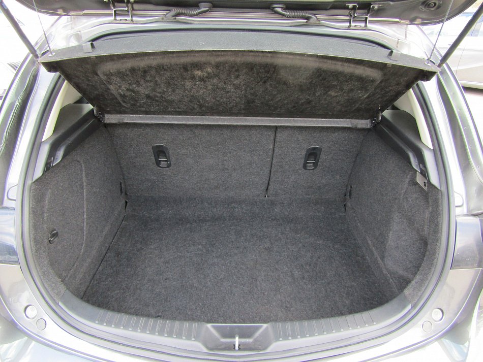 Mazda 3 1.6 i 