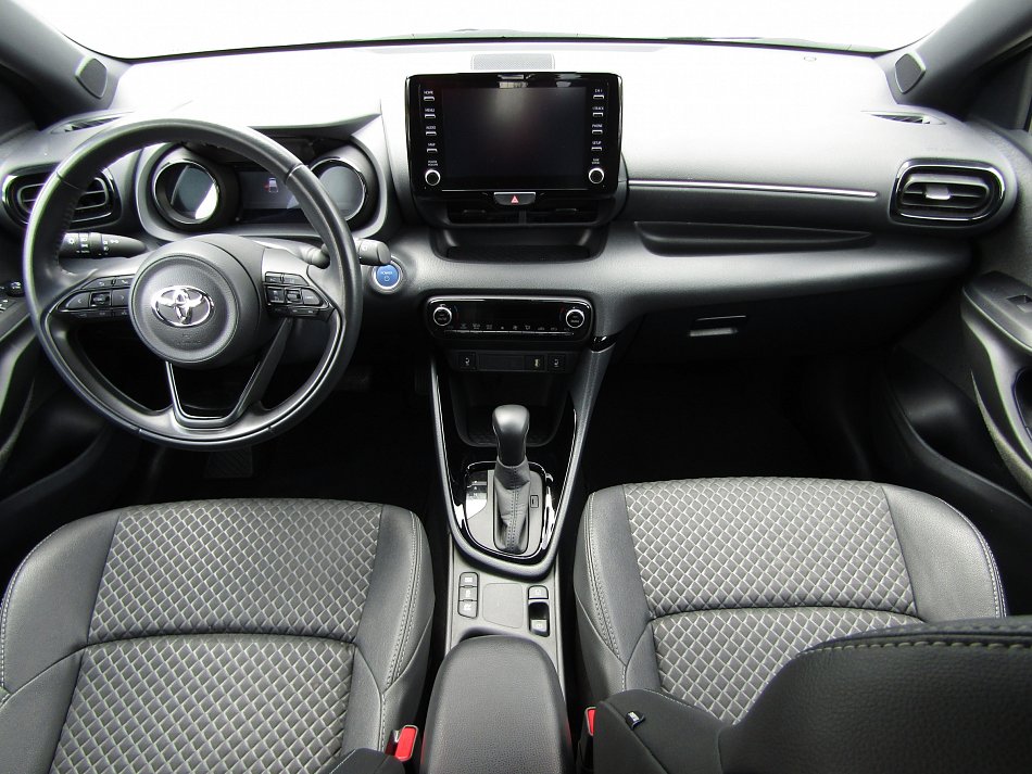Toyota Yaris 1.5 e-CVT Style