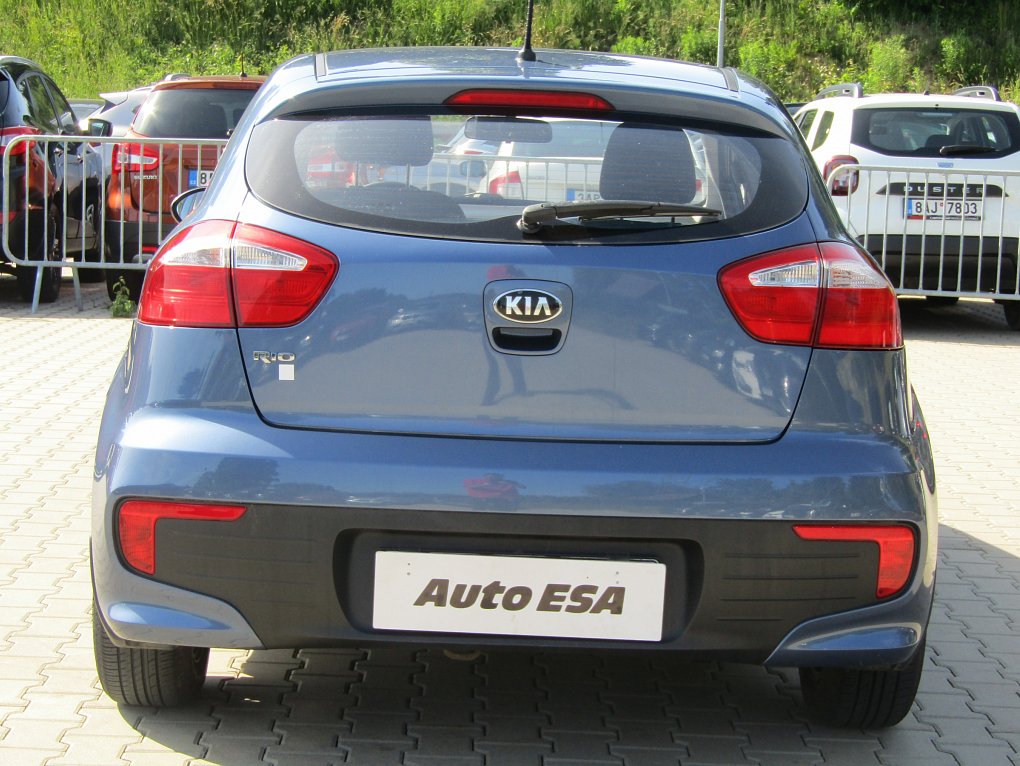 Kia Rio 1.3i 
