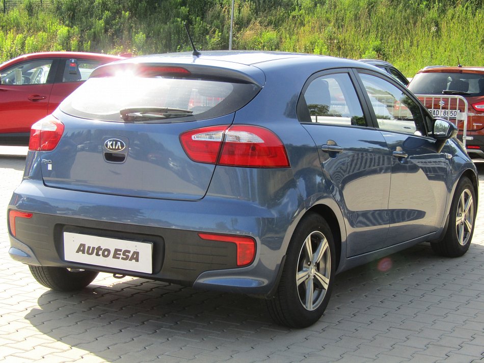 Kia Rio 1.3i 