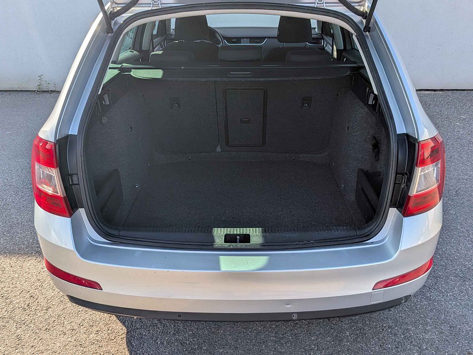 Škoda Octavia III 1.6TDi Elegance