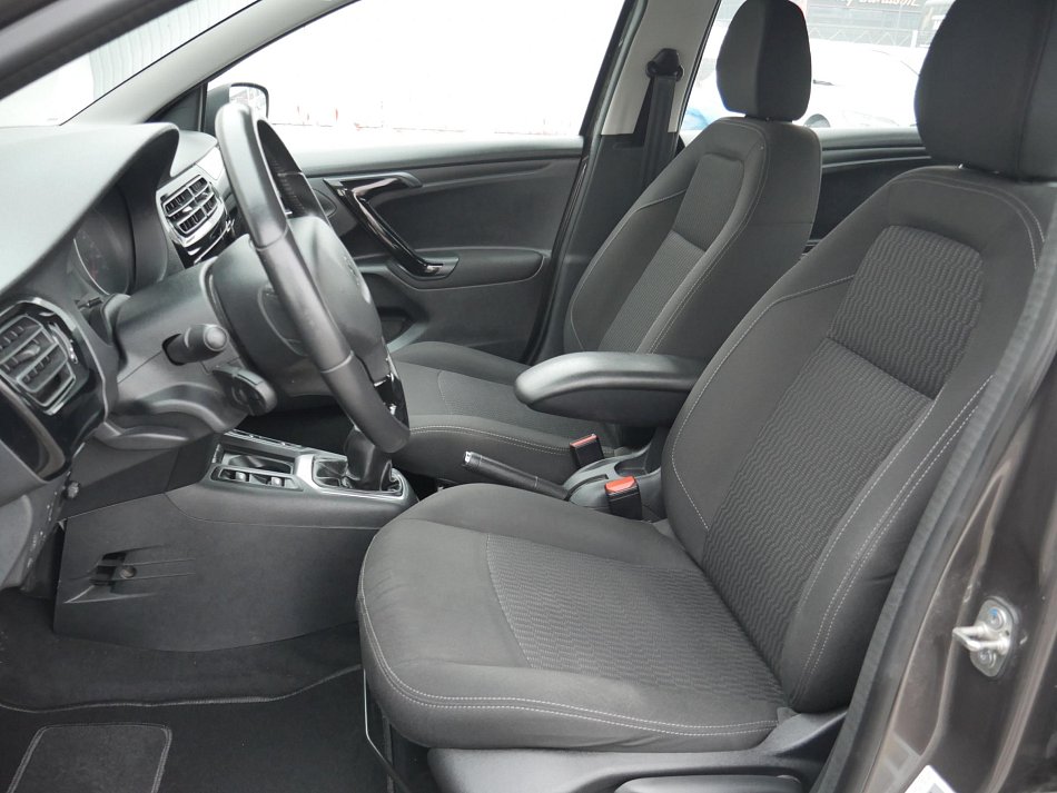 Peugeot 301 1.6 VTi Allure