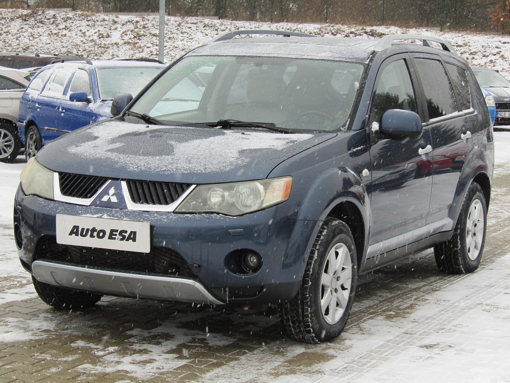 Mitsubishi Outlander 2.0 D  4x4, 7míst