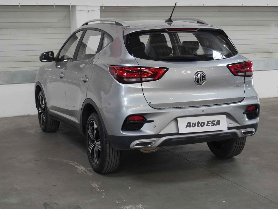 MG ZS 1.5 i 