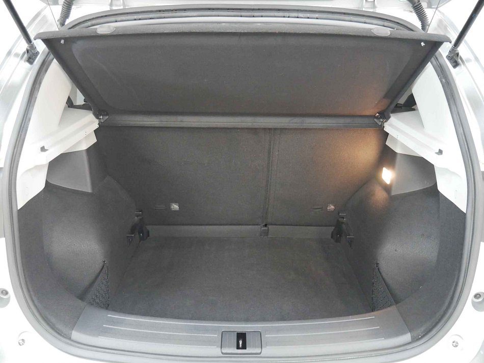 MG ZS 1.5 i 