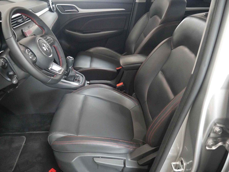 MG ZS 1.5 i 
