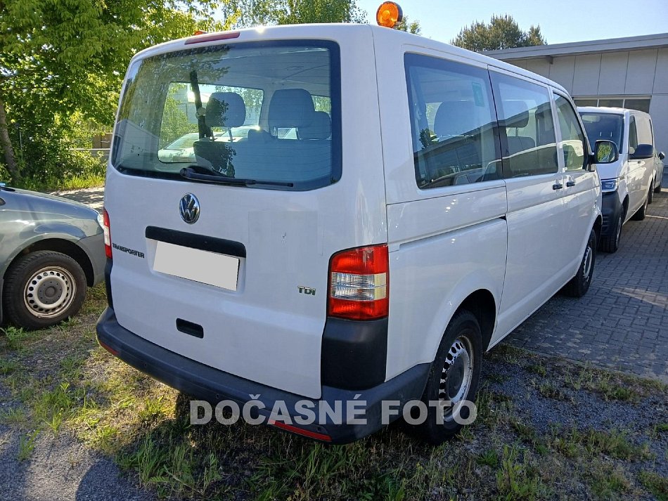 Volkswagen Transporter 2.0TDi  8míst