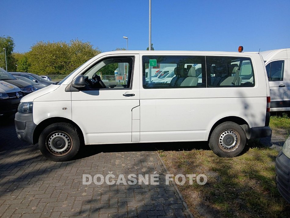 Volkswagen Transporter 2.0TDi  8míst