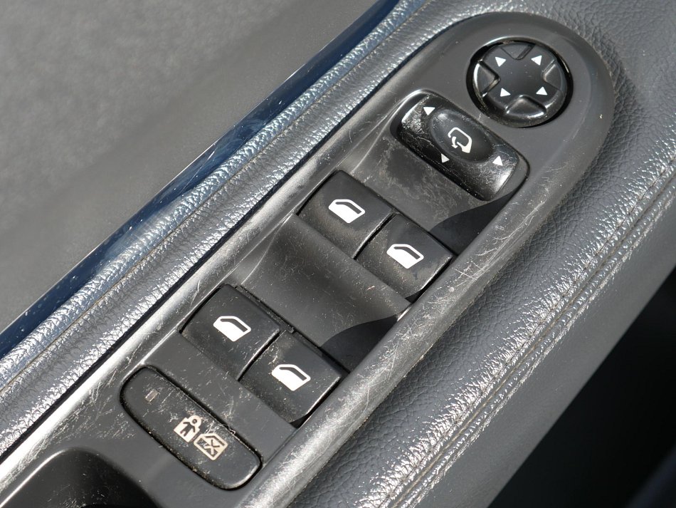 Peugeot 5008 2.0 HDi 