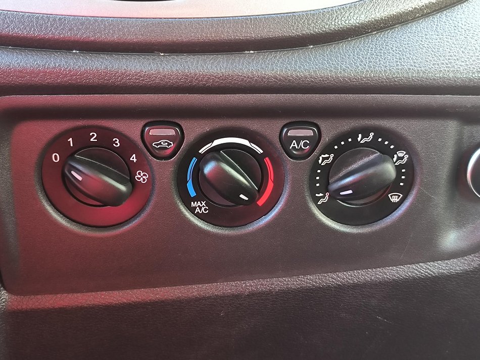 Ford Transit 2.0TDCi Trend L2H2 9míst