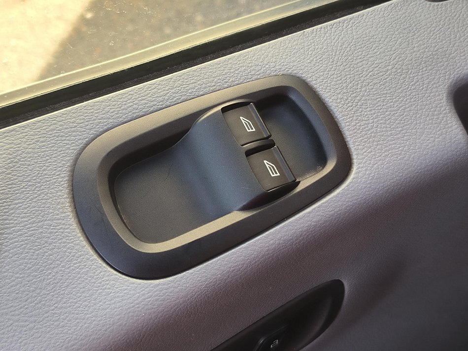 Ford Transit 2.0TDCi Trend L2H2 9míst