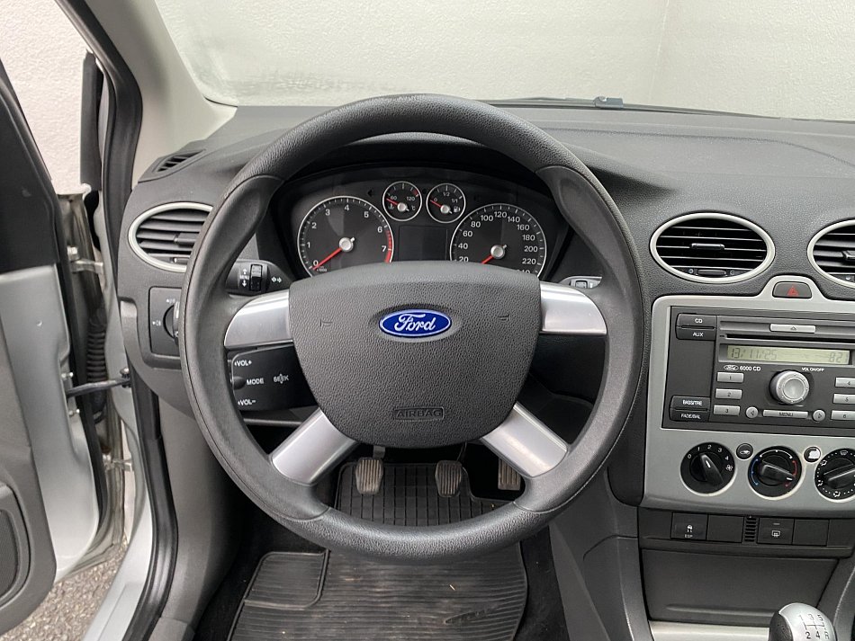 Ford Focus 1.4i 
