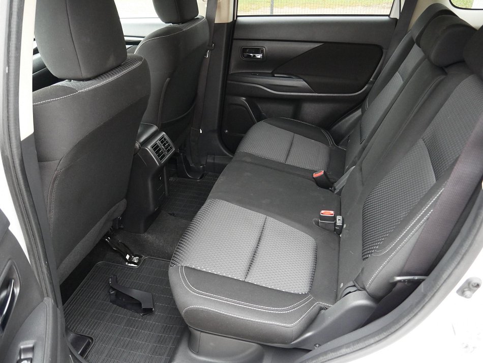 Mitsubishi Outlander 2.0MIVEC  4x4, 7míst