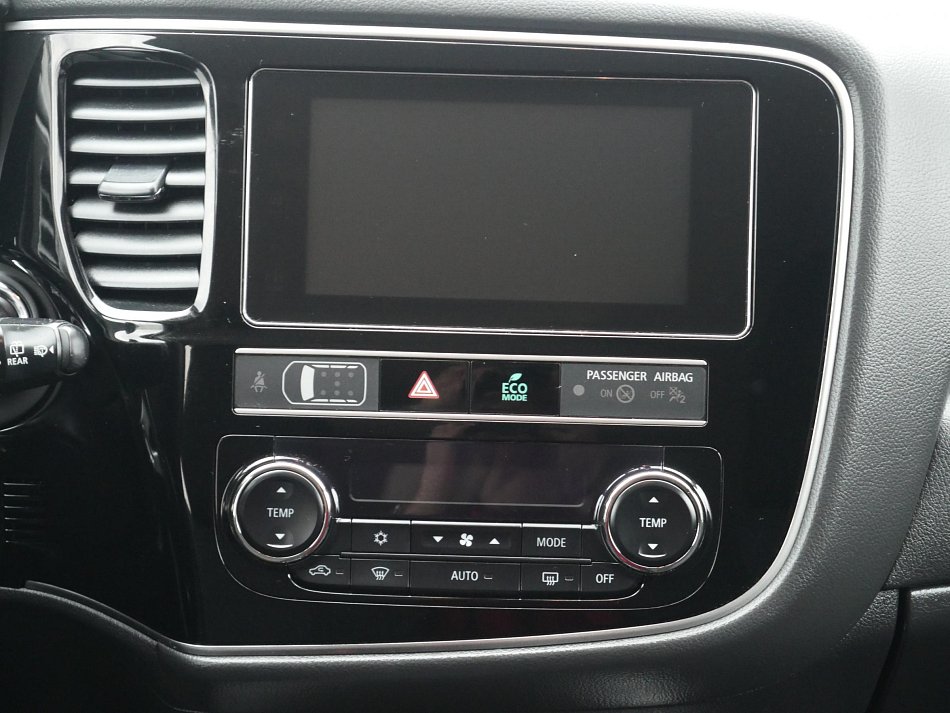 Mitsubishi Outlander 2.0MIVEC  4x4, 7míst