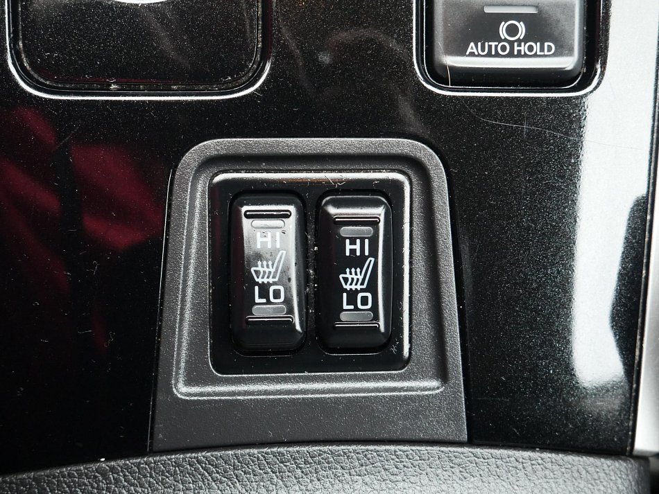 Mitsubishi Outlander 2.0MIVEC  4x4, 7míst