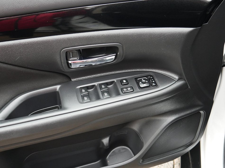 Mitsubishi Outlander 2.0MIVEC  4x4, 7míst