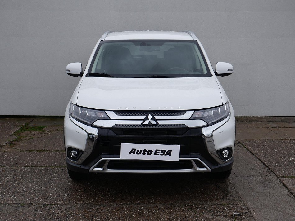 Mitsubishi Outlander 2.0MIVEC  4x4, 7míst