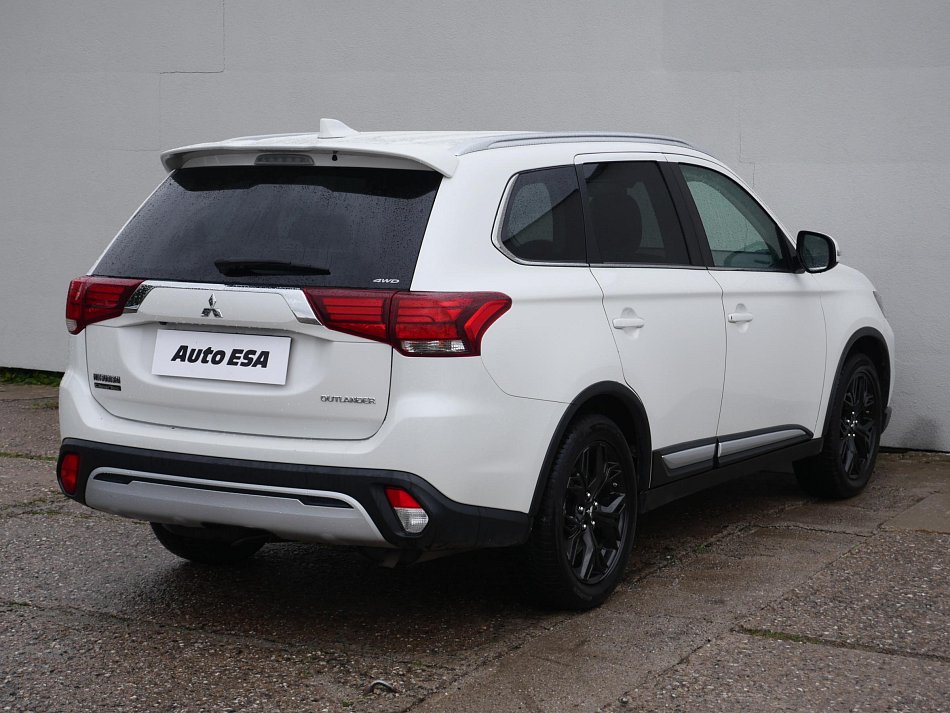 Mitsubishi Outlander 2.0MIVEC  4x4, 7míst