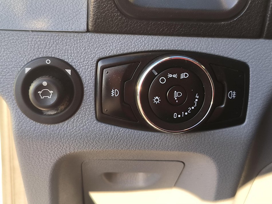 Ford Transit 2.0TDCi Trend L2H2 6míst