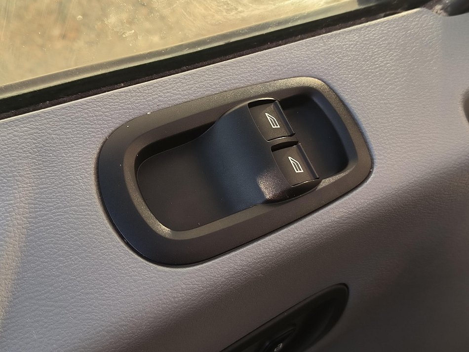 Ford Transit 2.0TDCi Trend L2H2 6míst