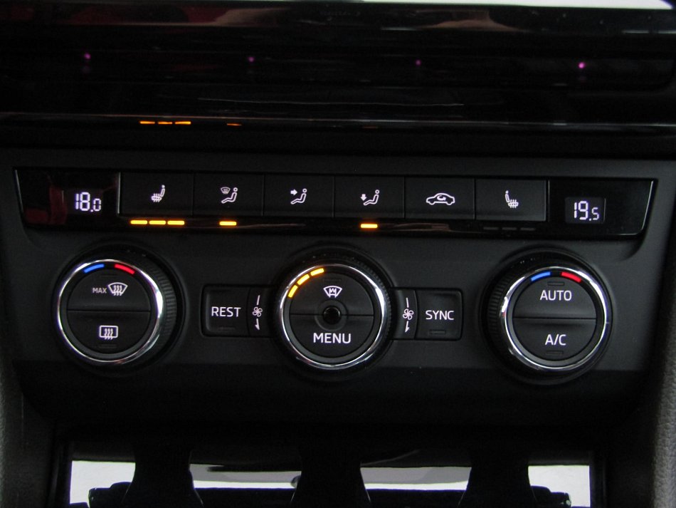 Škoda Superb III 2.0 TDi L&K