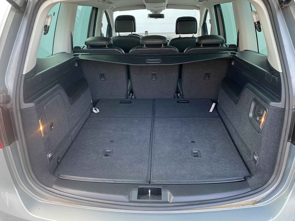 Volkswagen Sharan 2.0 TDi Highline 7míst